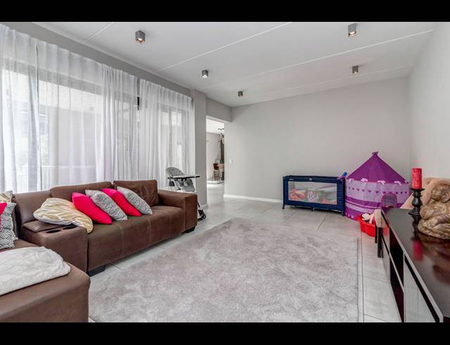 4 BEDROOM CLUSTER TO LET IN CRAIGAVON
